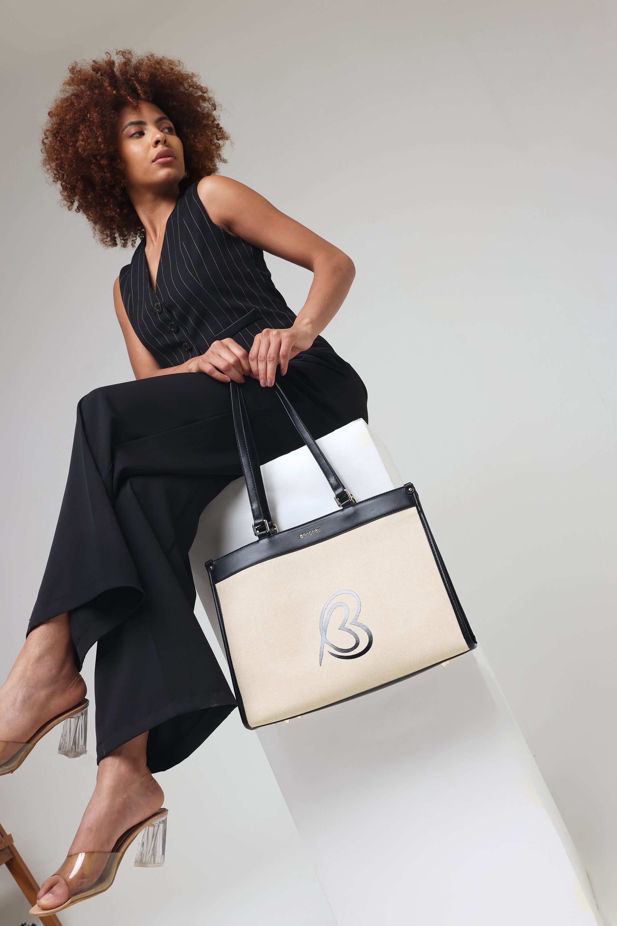 Carryall Spacious Linen Fabric Handbag (Beige & Black)
